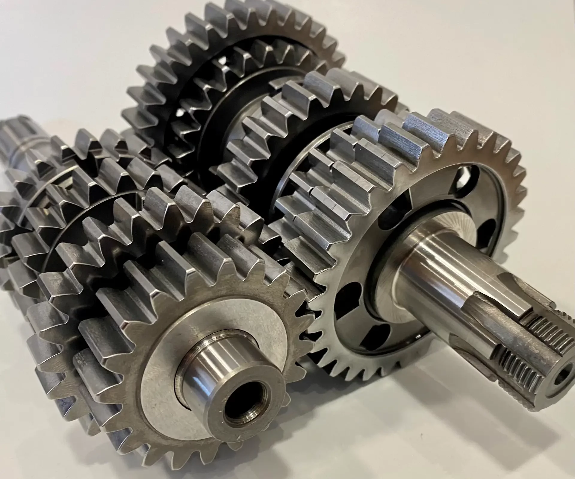 Suzuki TR750 Transmission - front view