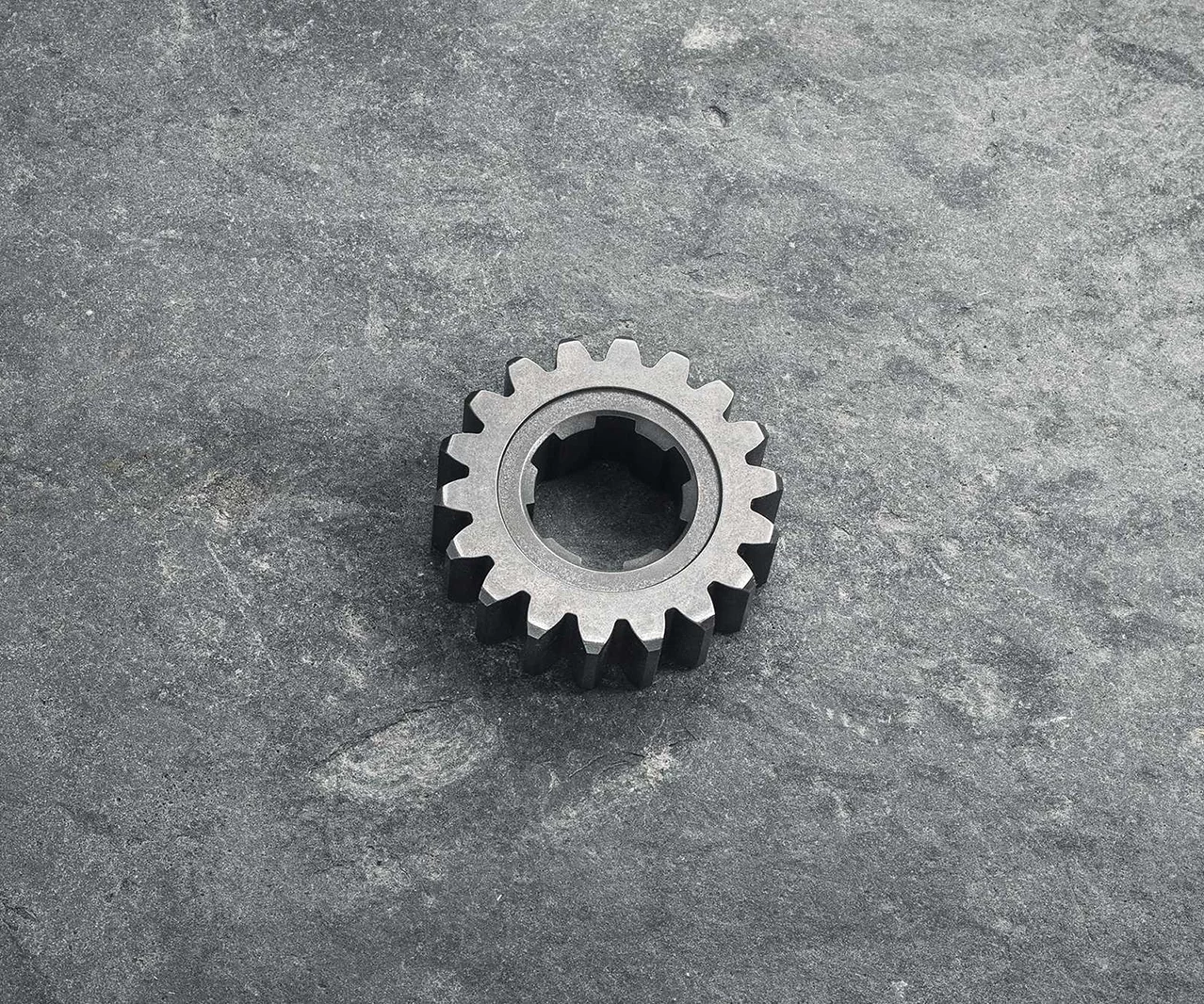 CR500 18T GEAR, MAINSHAFT SECOND 23421ML3000